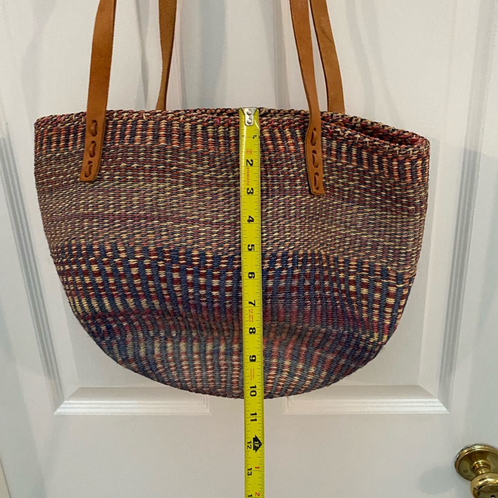Handwoven Vintage Multi-Color African Sisal Market Tote w Tan Shoulder Straps - Picture 8 of 10